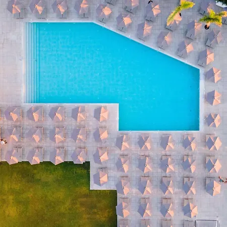Blue Sea Island Hotel